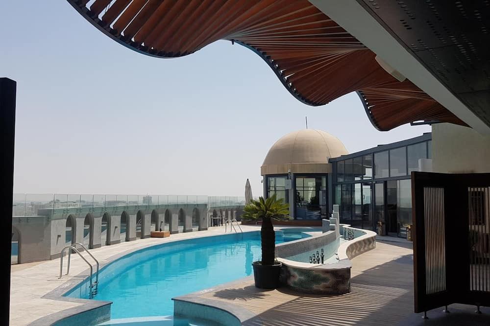 حوض السباحة صورة