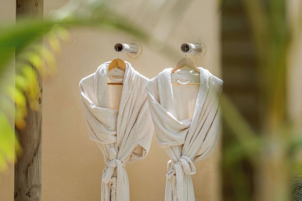 آخر