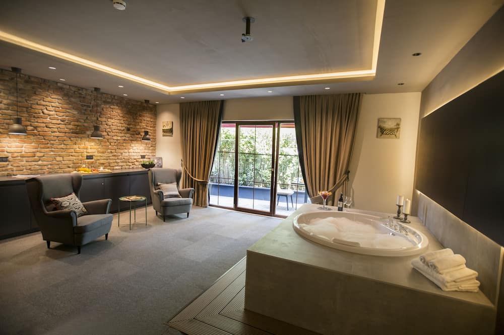 آخر