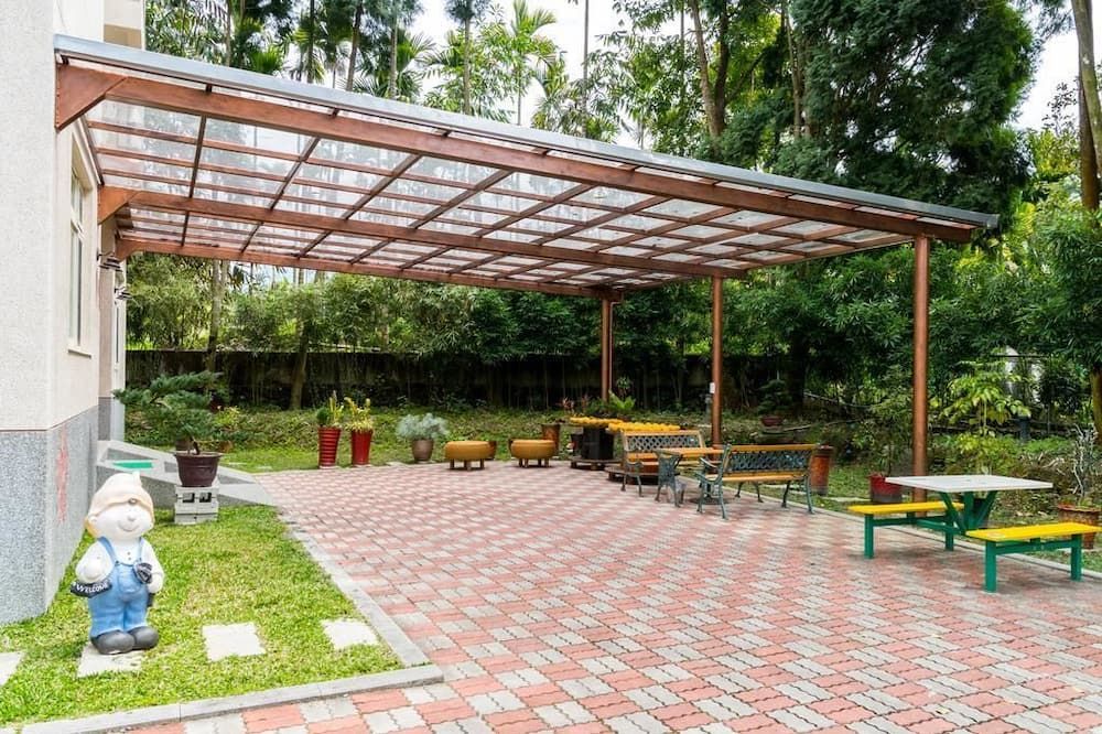 شرفة مرصوفة