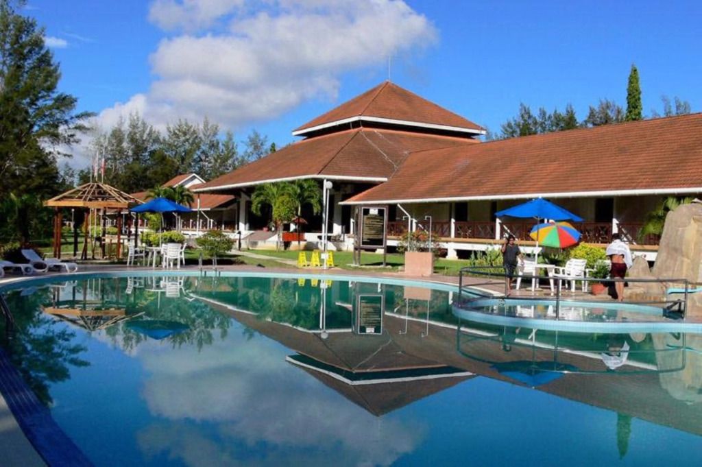 حوض السباحة صورة