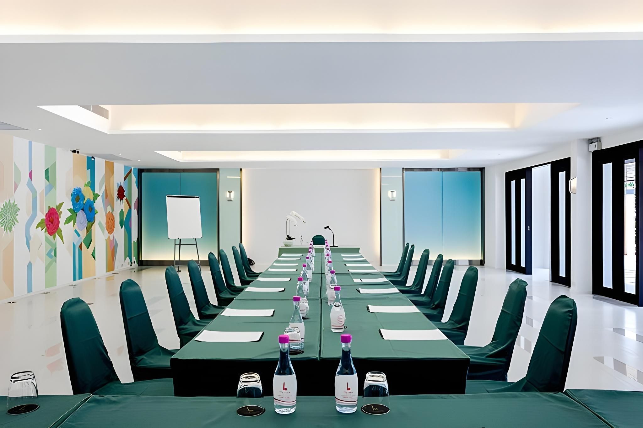 غرفة الاجتماعات