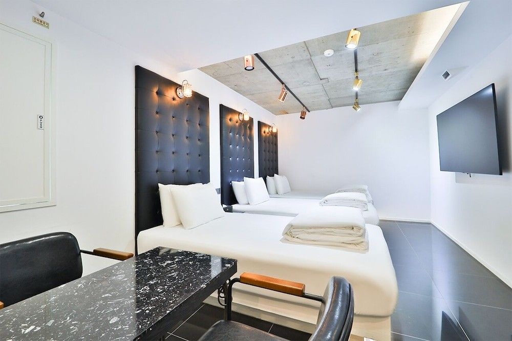 آخر