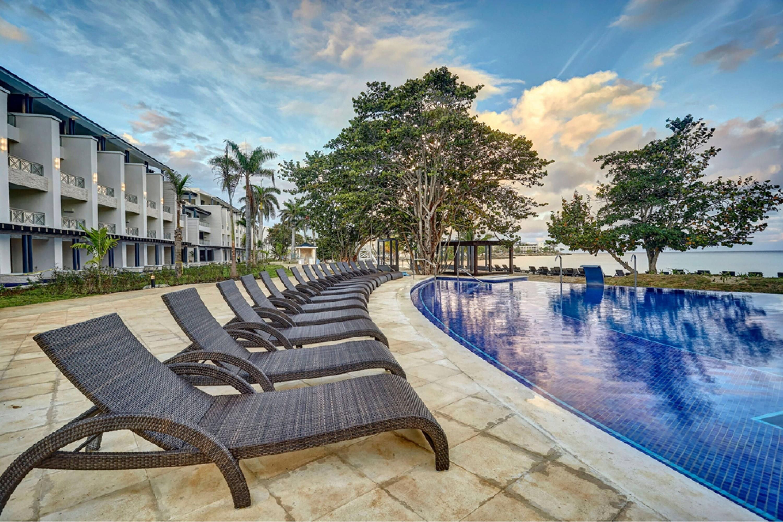 حوض السباحة صورة