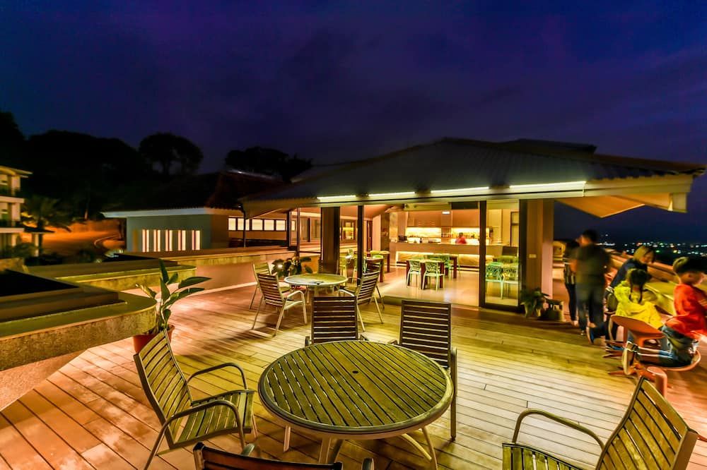 شرفة مرصوفة