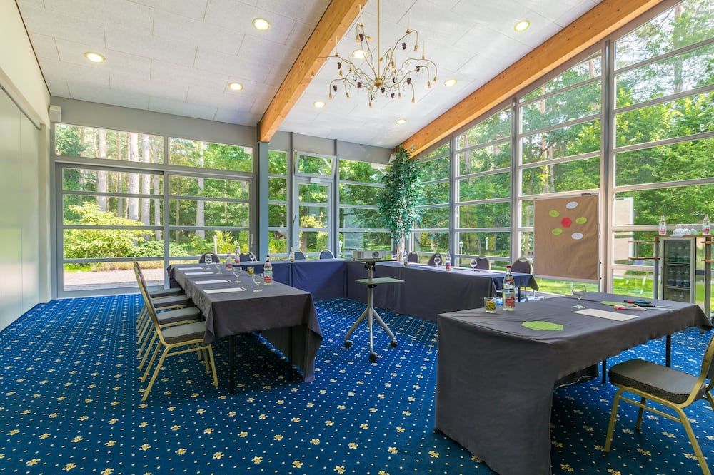 غرفة الاجتماعات