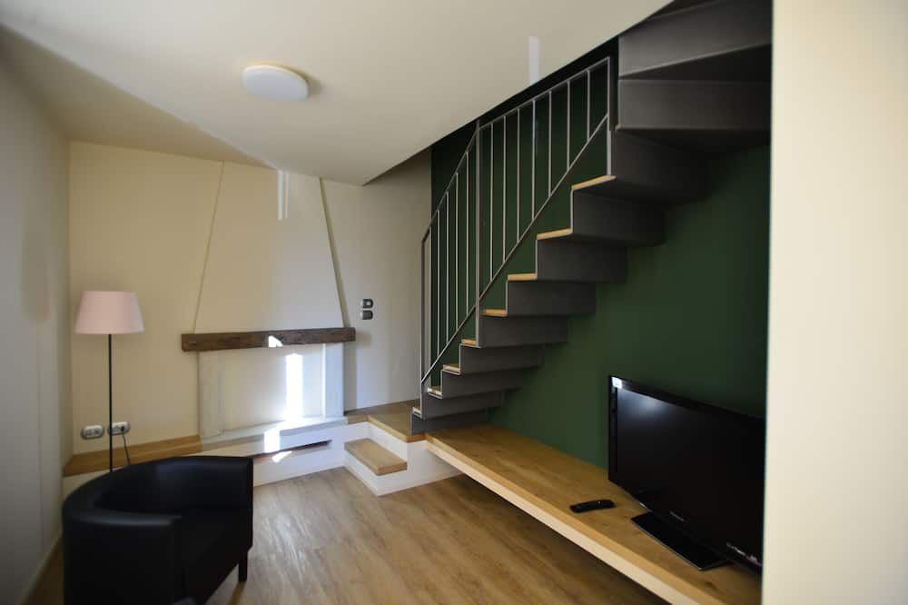 آخر