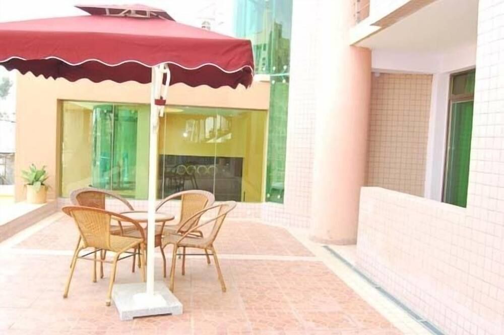 شرفة مرصوفة