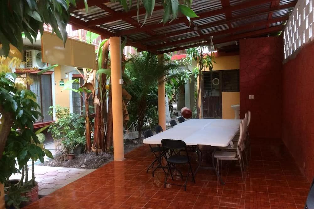 شرفة مرصوفة