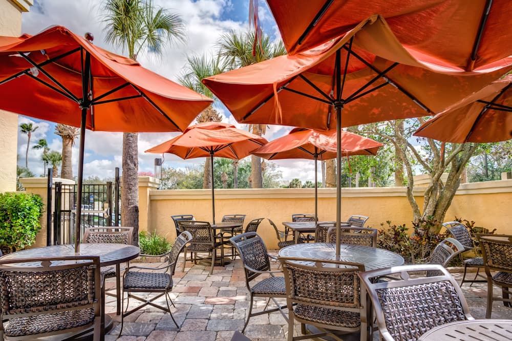 شرفة مرصوفة