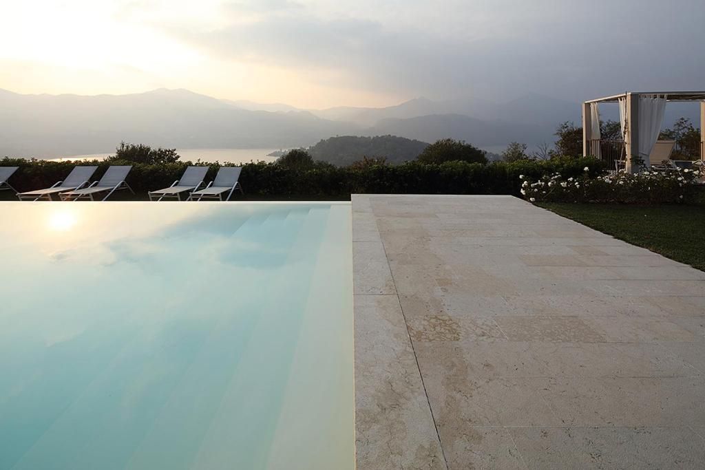 حوض السباحة صورة