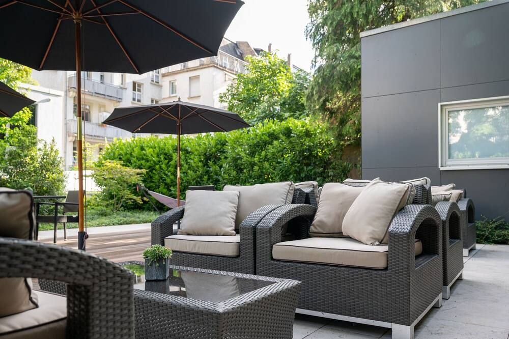 شرفة مرصوفة