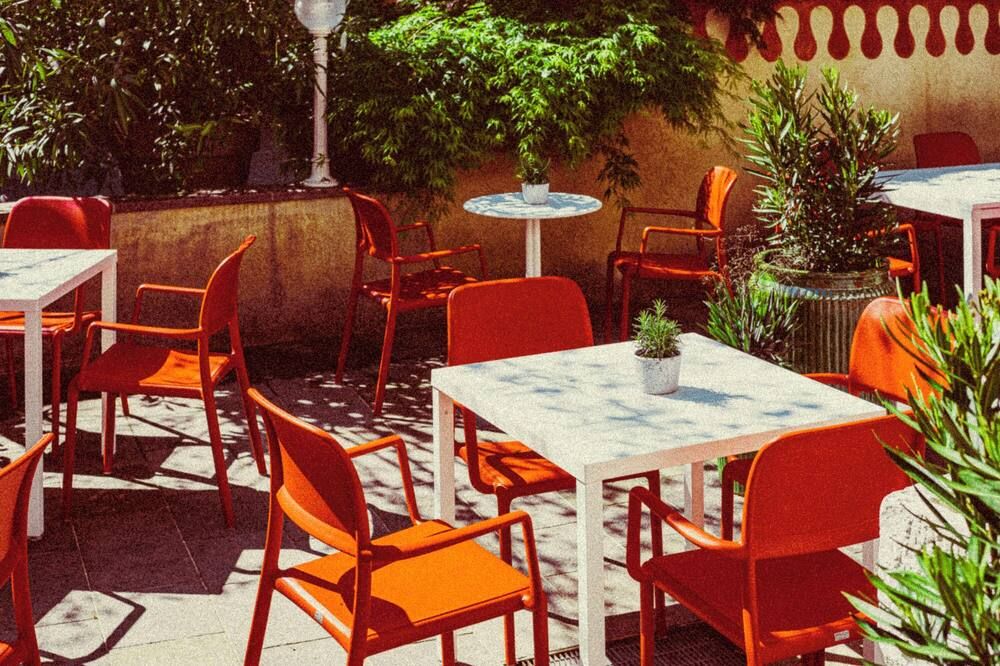 شرفة مرصوفة