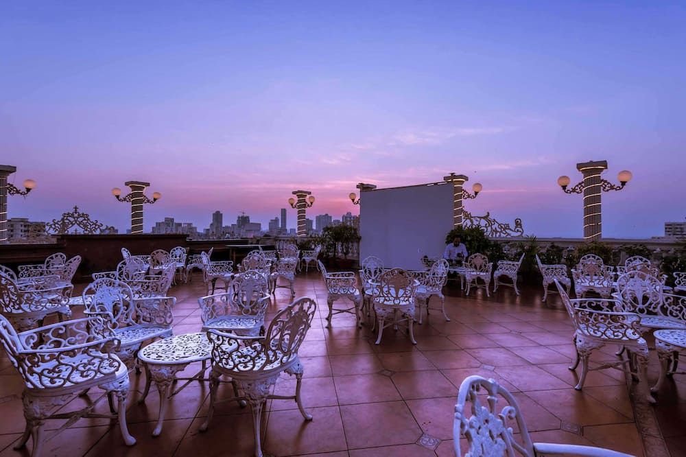 مطعم