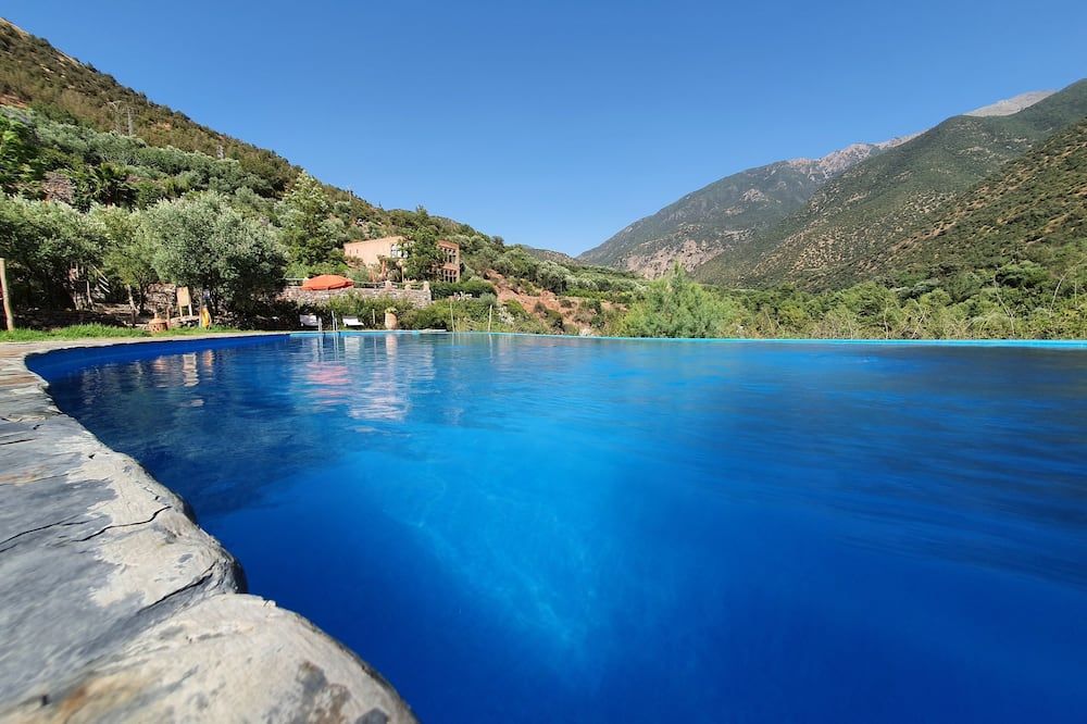 حوض السباحة صورة