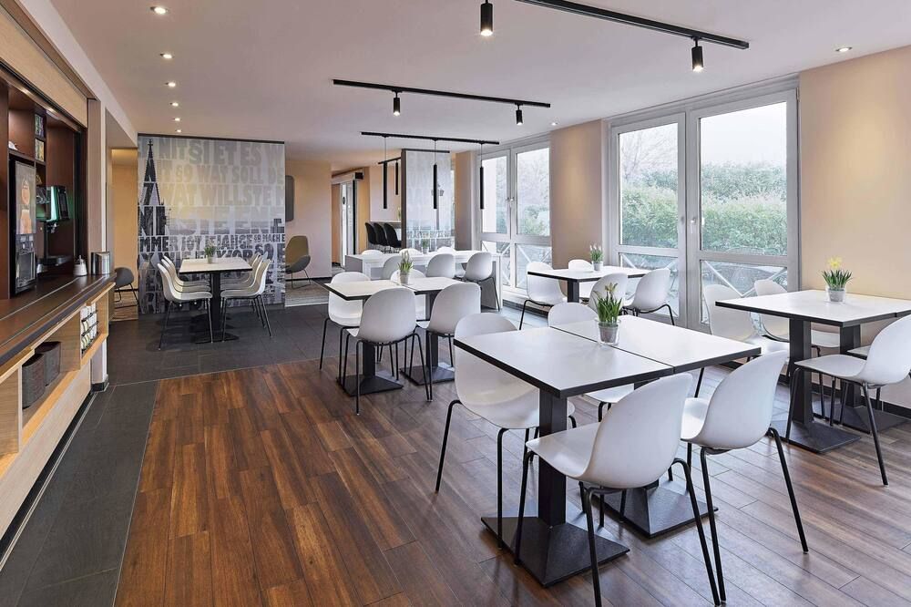 مطعم