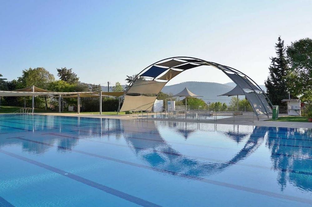 حوض السباحة صورة