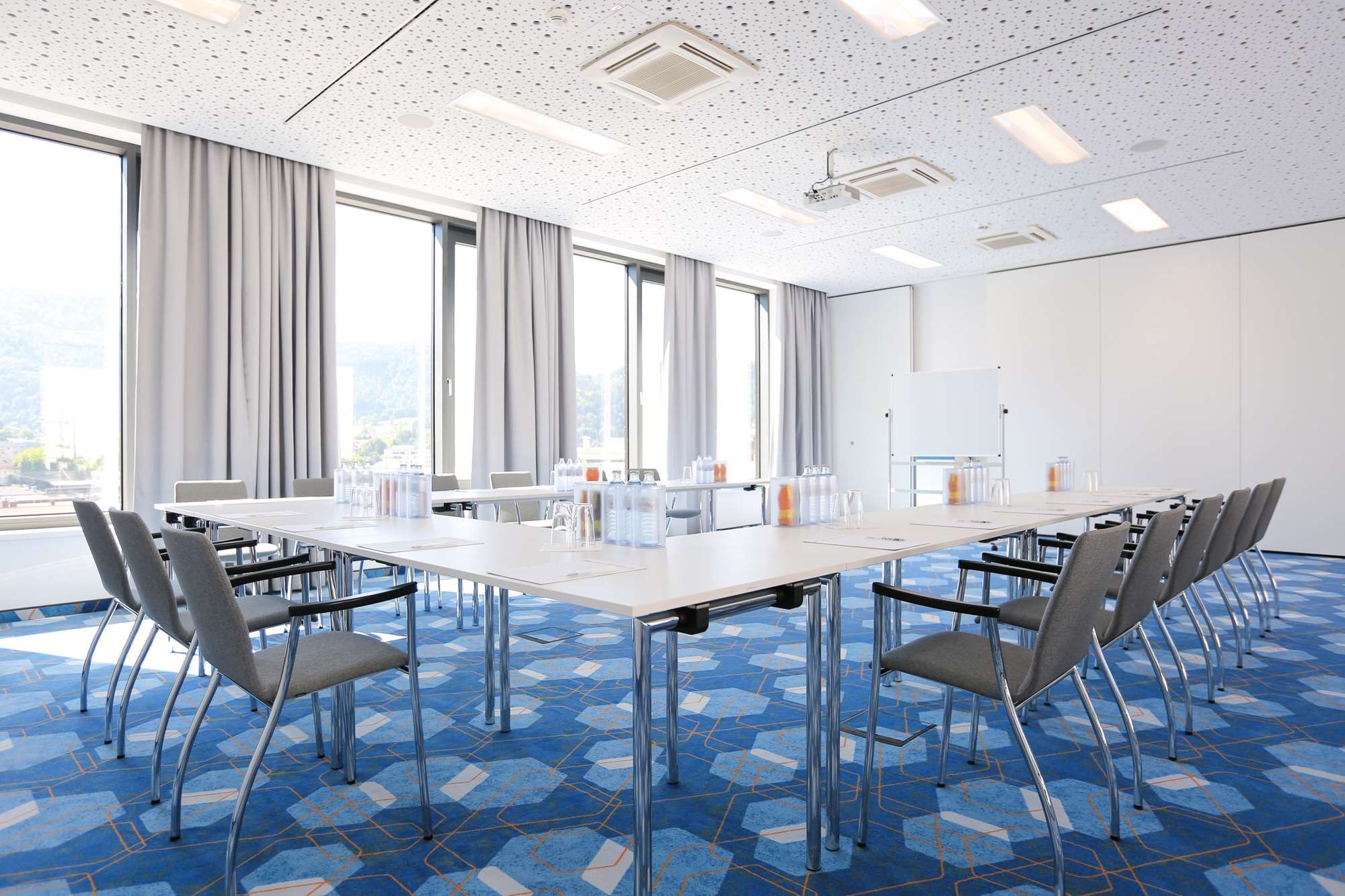 غرفة الاجتماعات