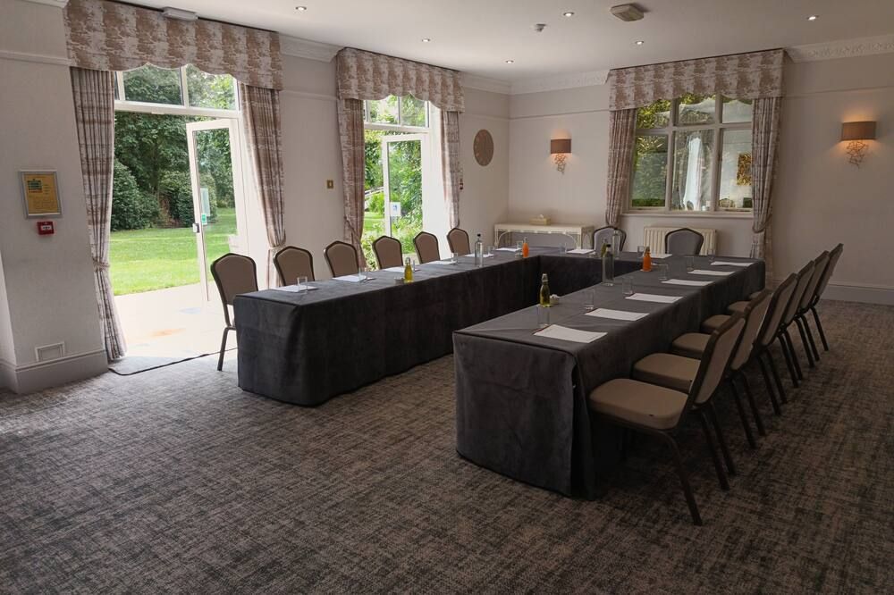 غرفة الاجتماعات