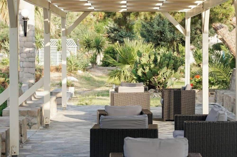 شرفة مرصوفة