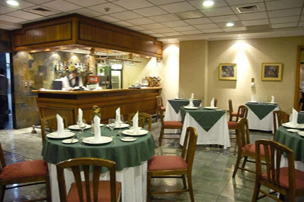 مطعم