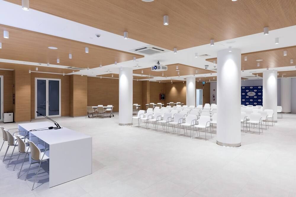 غرفة الاجتماعات