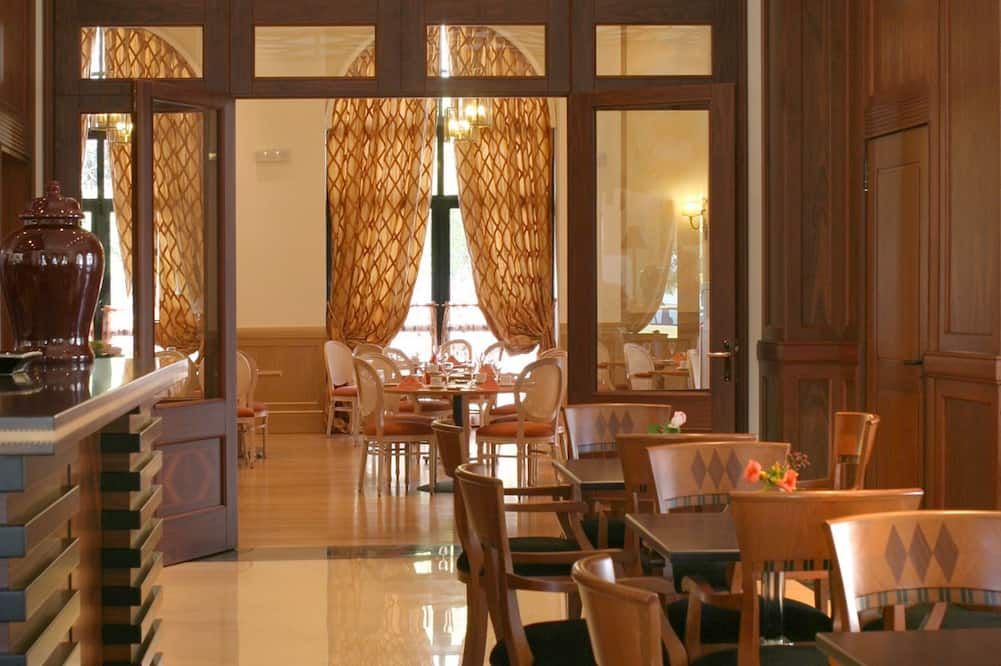 مطعم