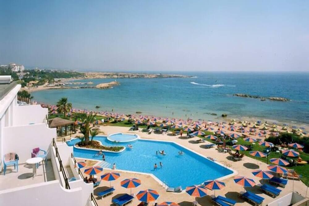 حوض السباحة صورة