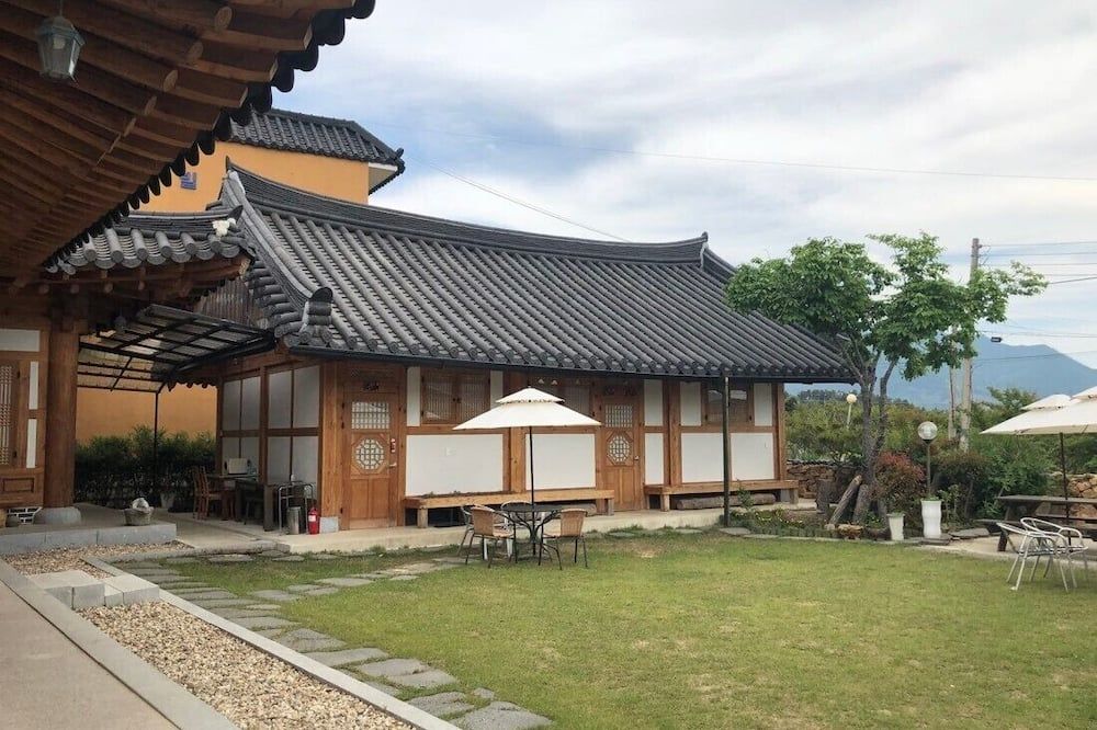 شرفة مرصوفة