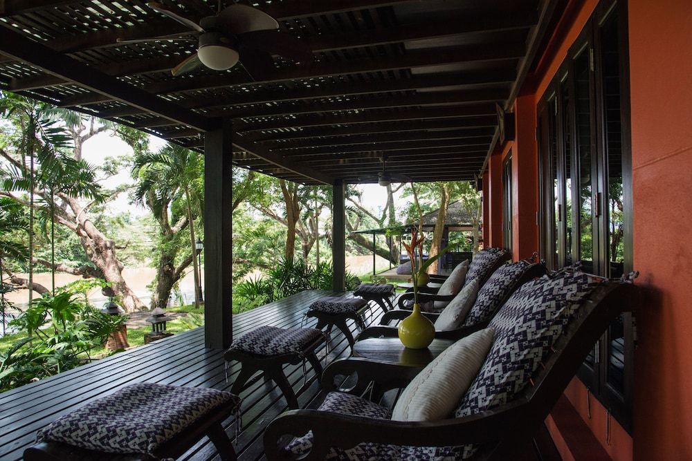 شرفة مرصوفة