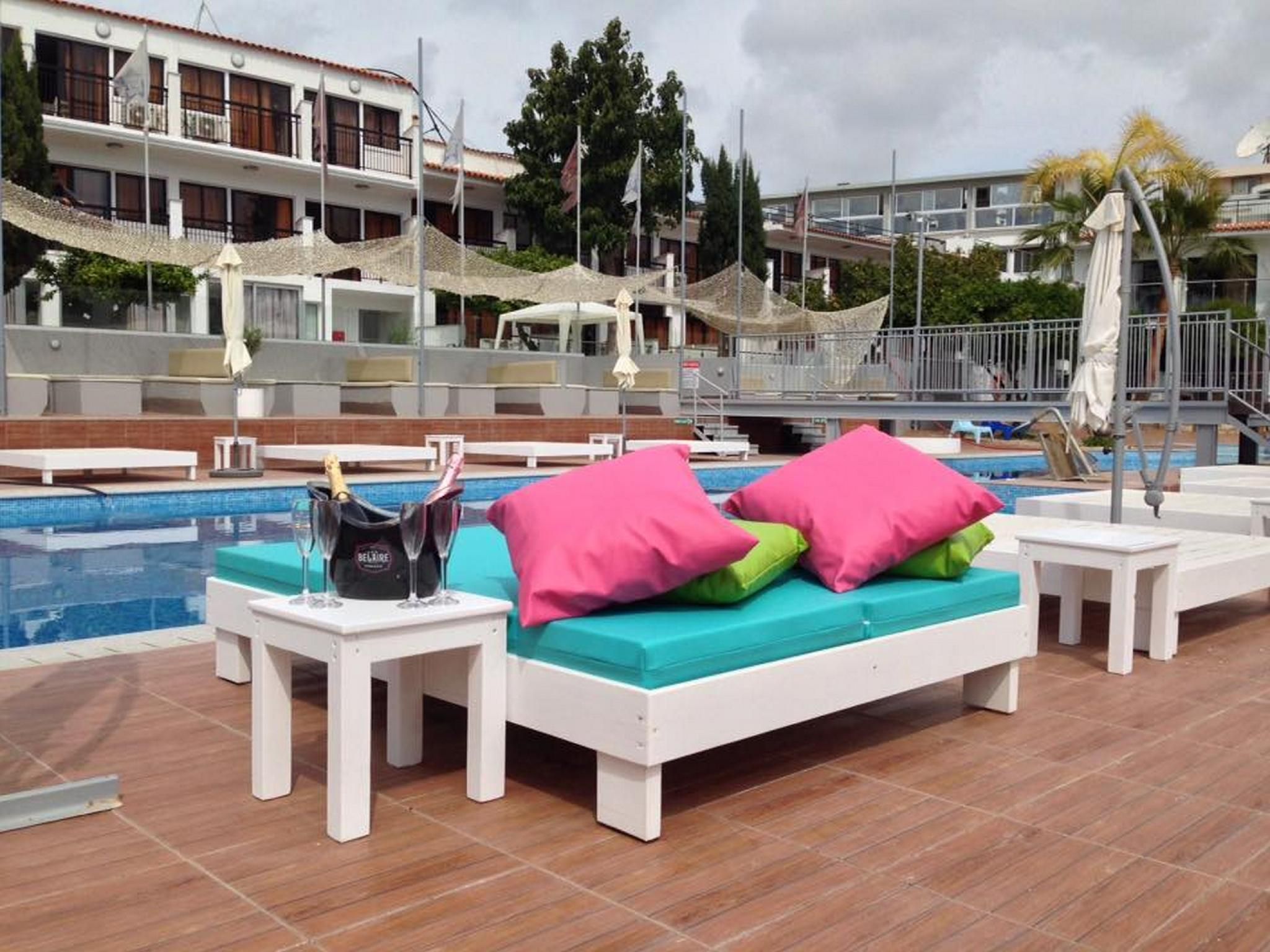 حوض السباحة صورة