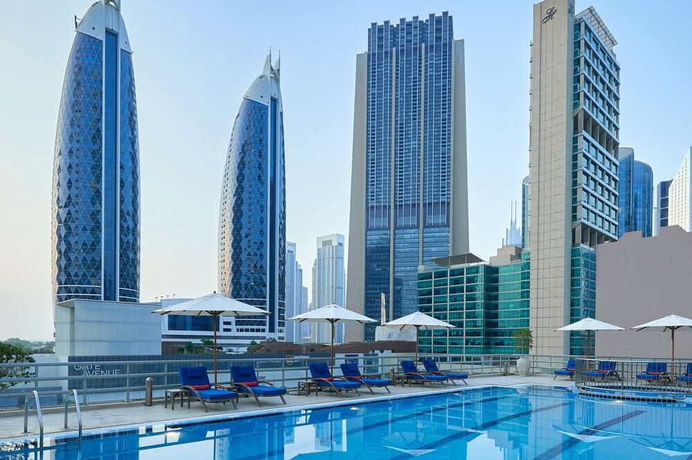 حوض السباحة صورة