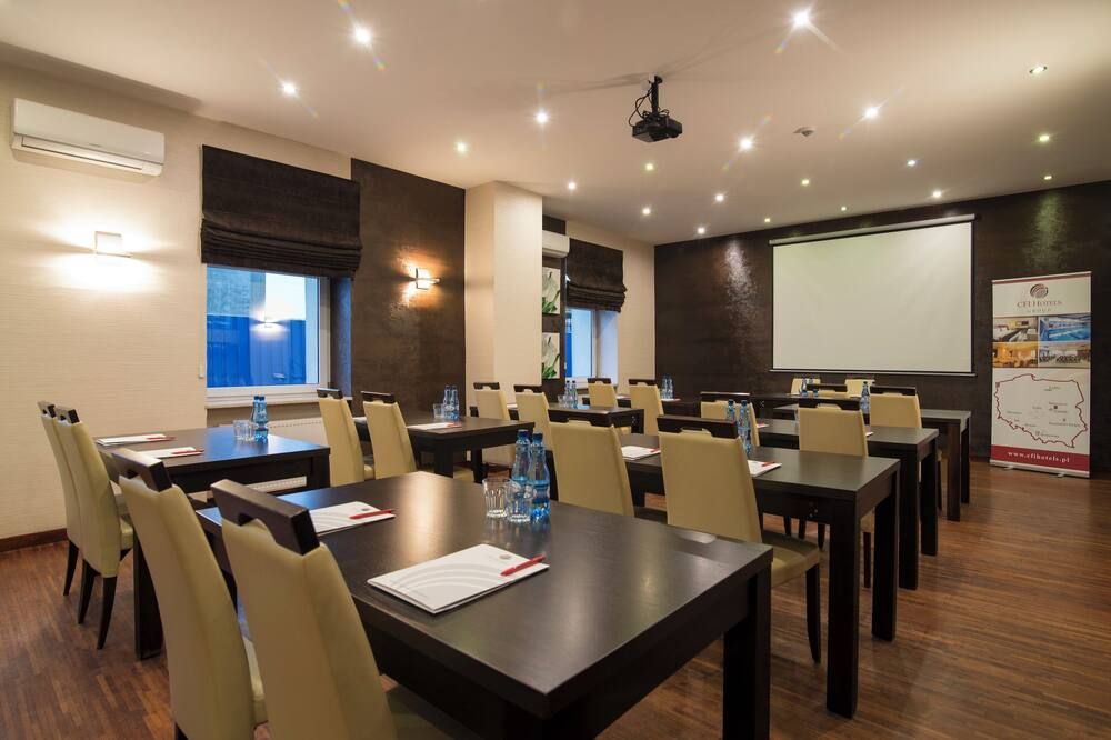 غرفة الاجتماعات