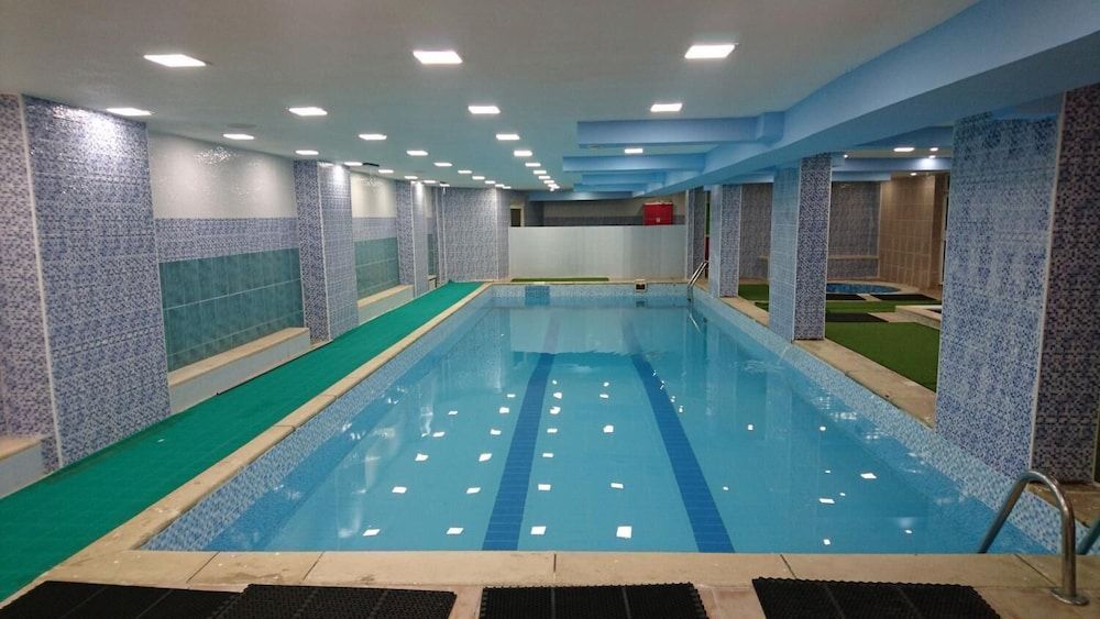 حوض السباحة صورة