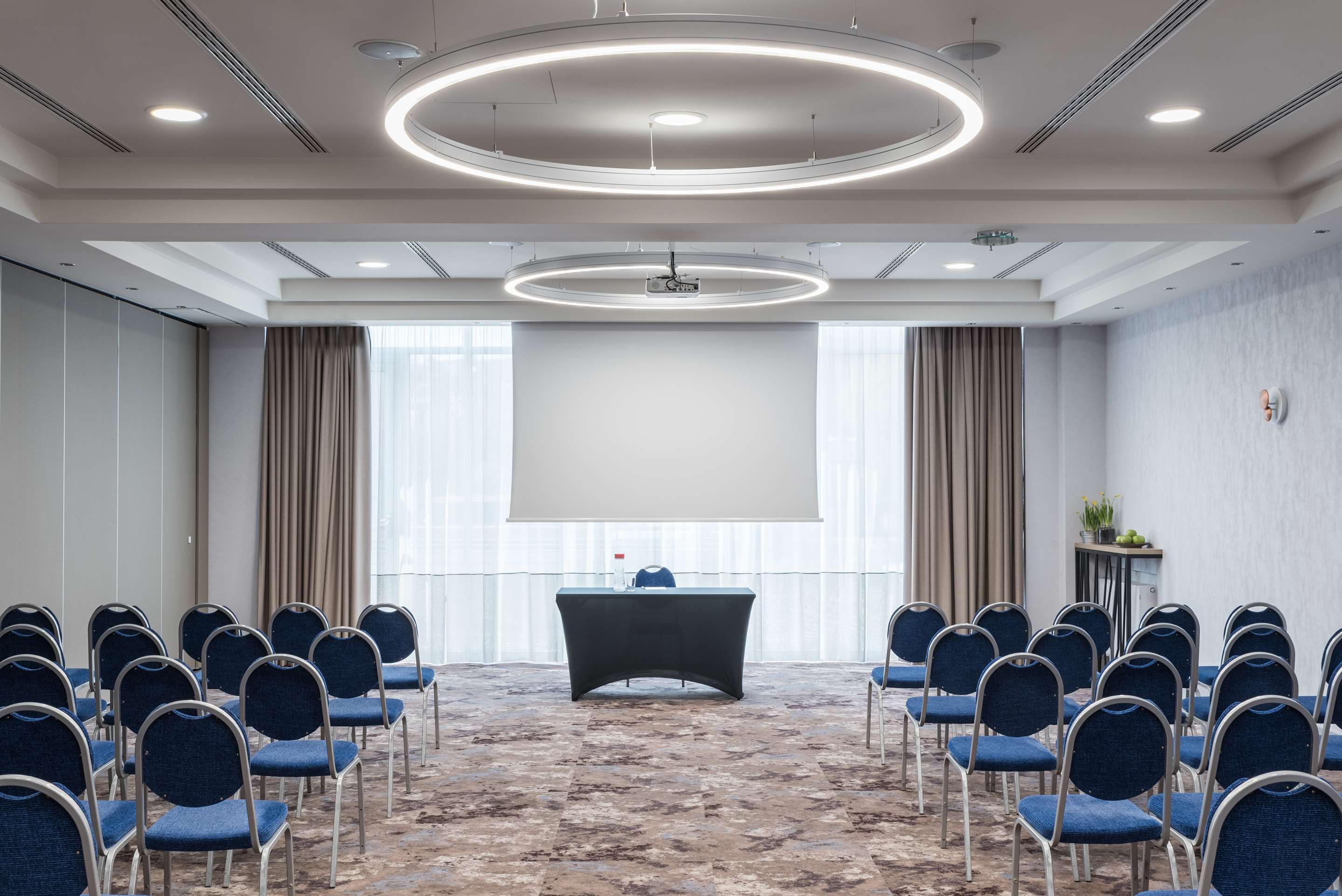 غرفة الاجتماعات