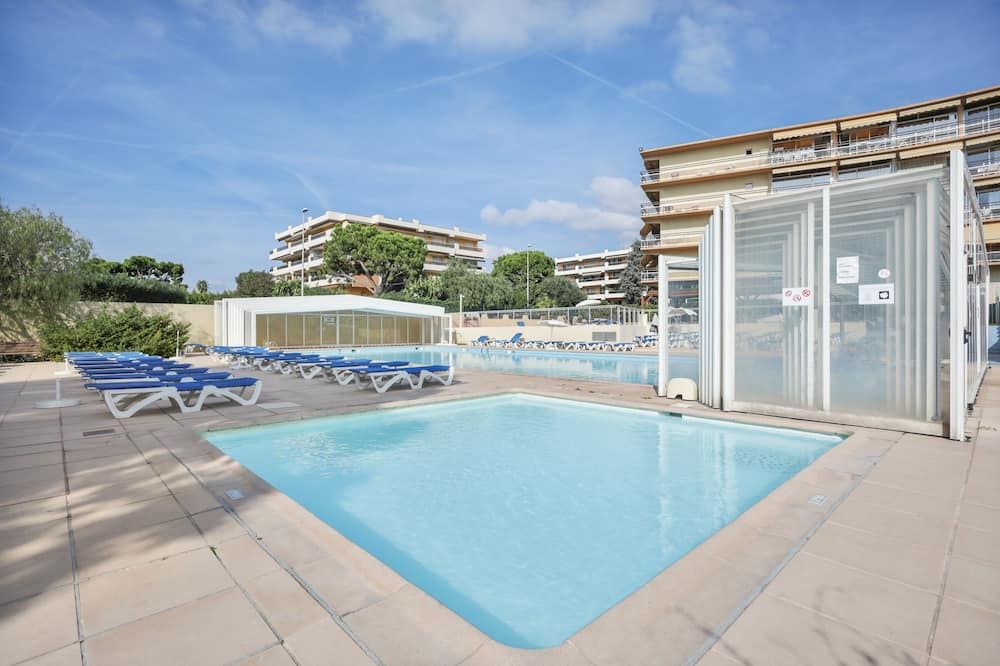 حوض السباحة صورة