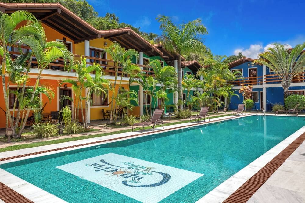 حوض السباحة