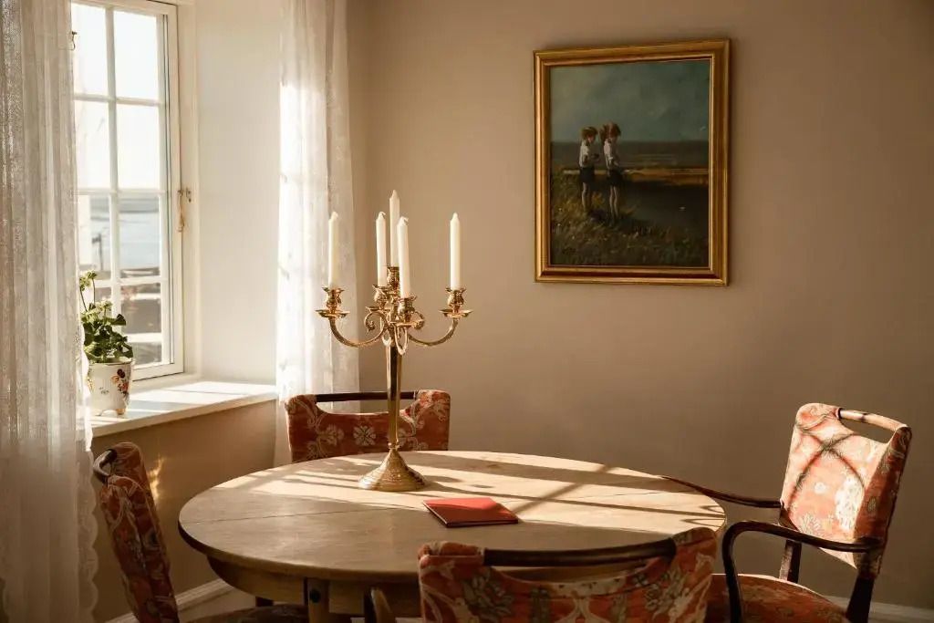 غرفة طعام صورة