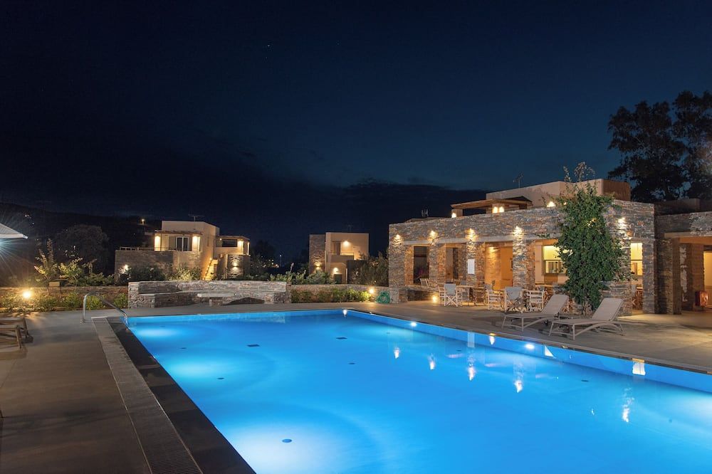 حوض السباحة صورة