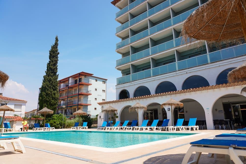 حوض السباحة صورة