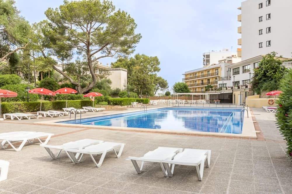 حوض السباحة صورة