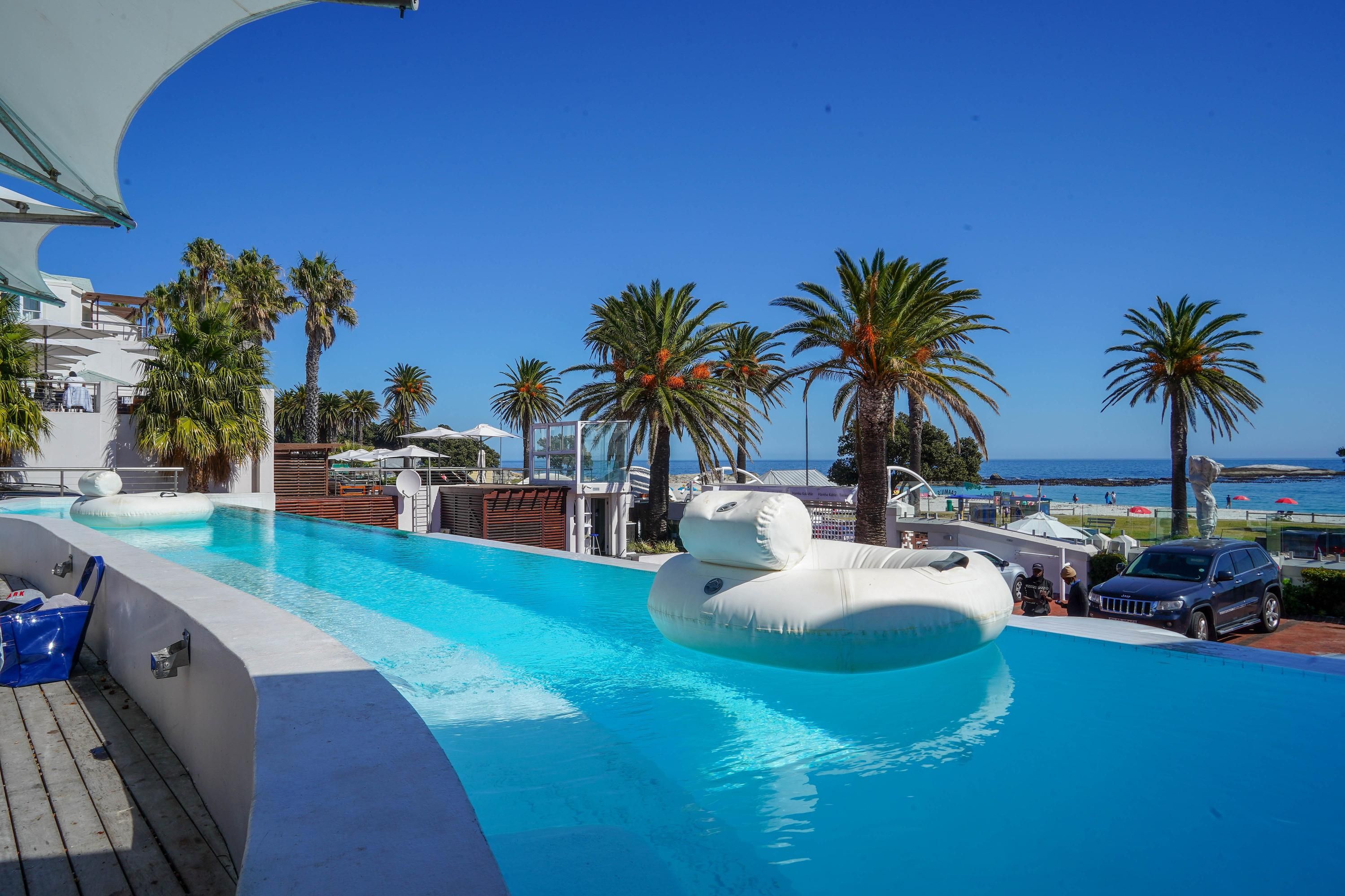 حوض السباحة صورة