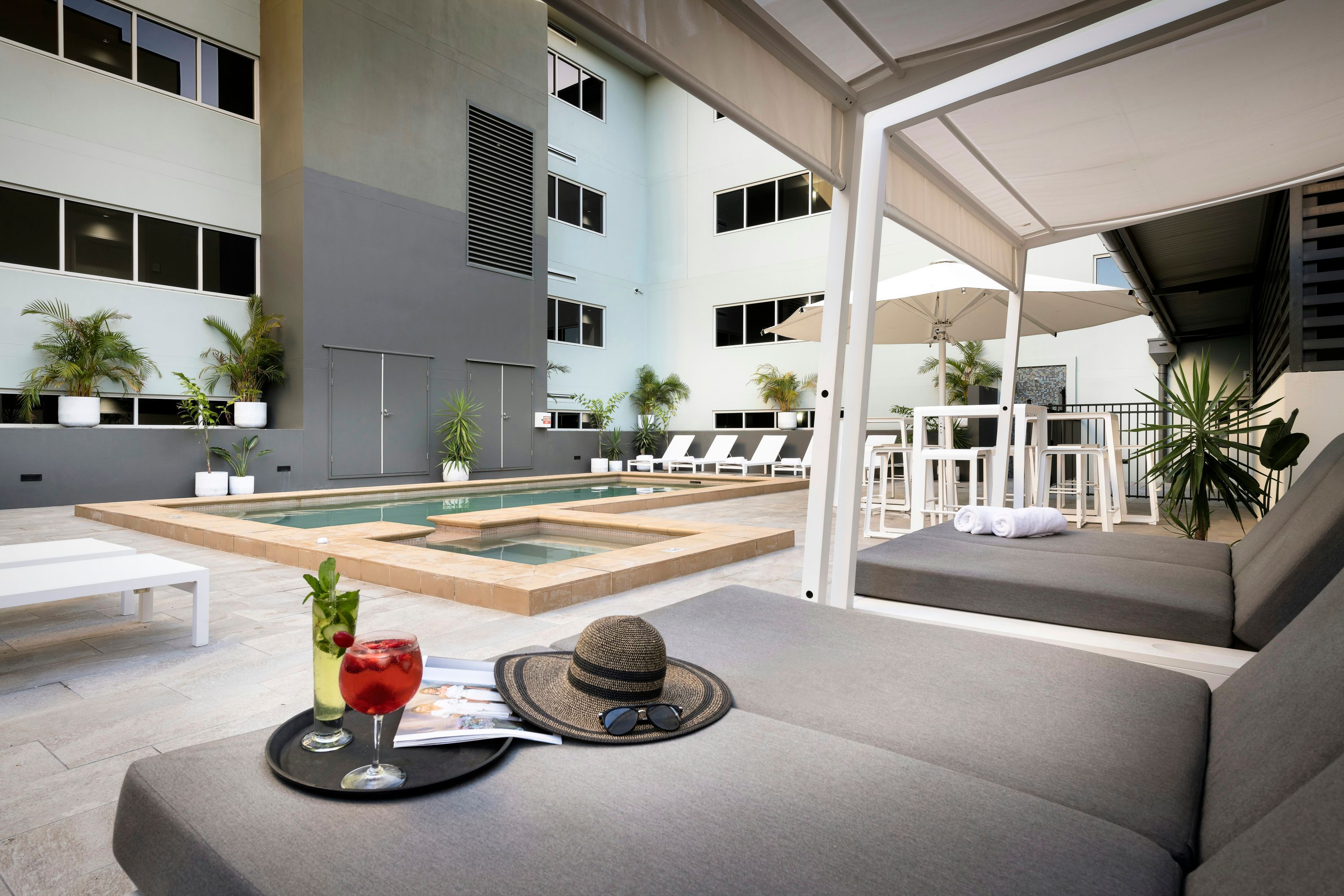 آخر