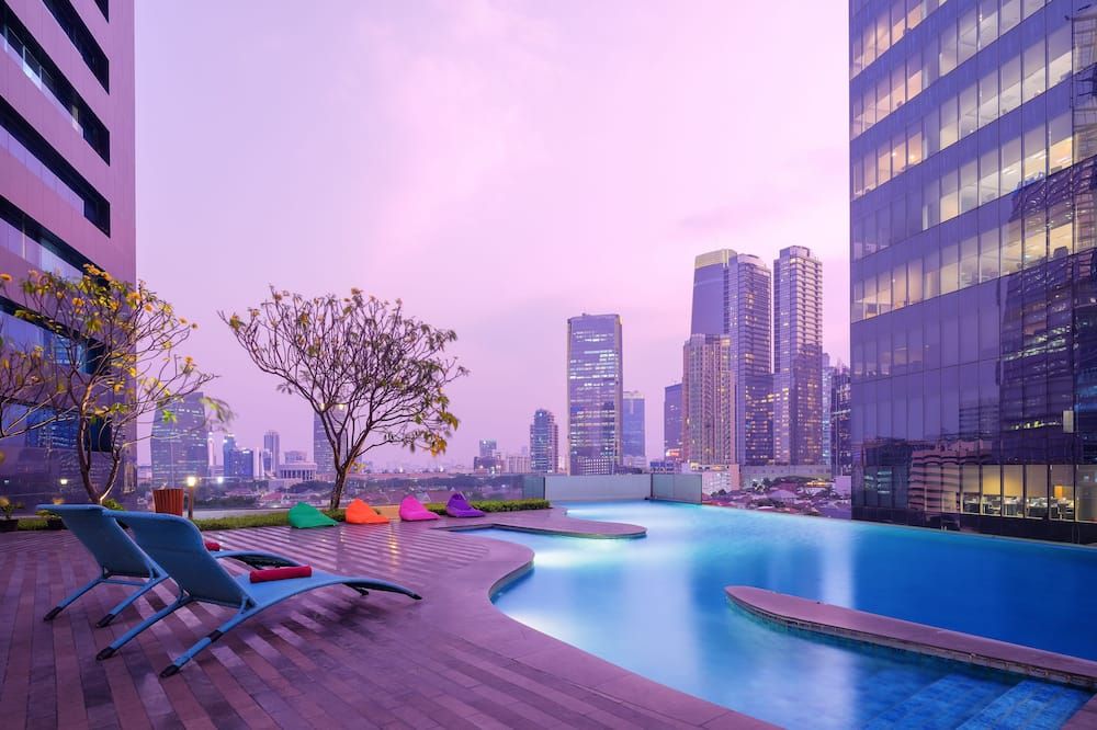 حوض السباحة صورة