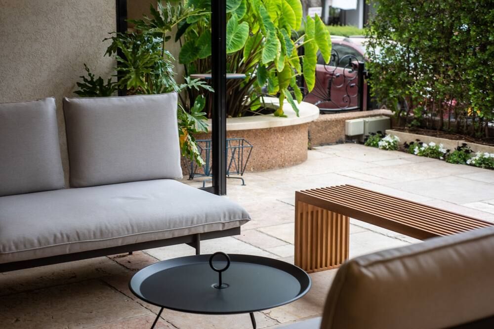 شرفة مرصوفة