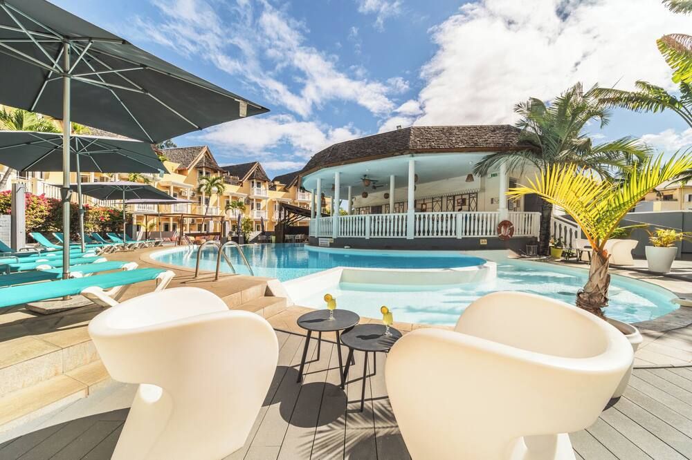 حوض السباحة صورة