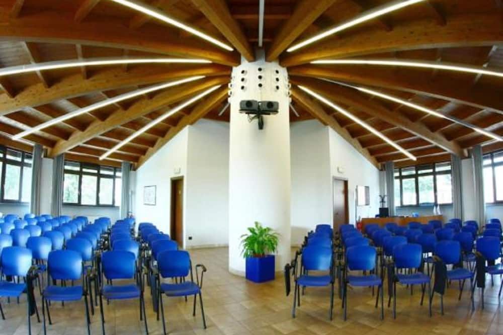 غرفة الاجتماعات