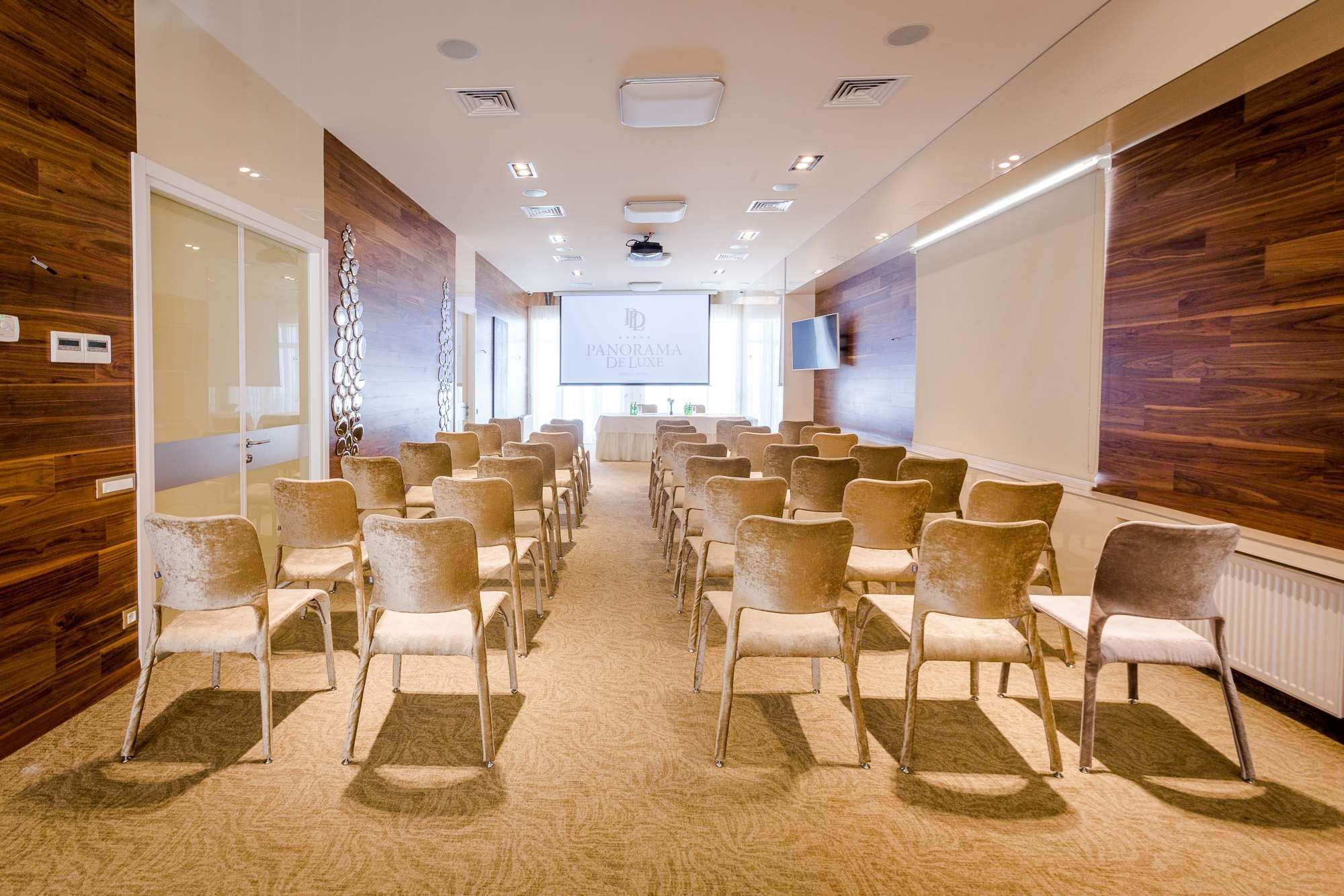 غرفة الاجتماعات