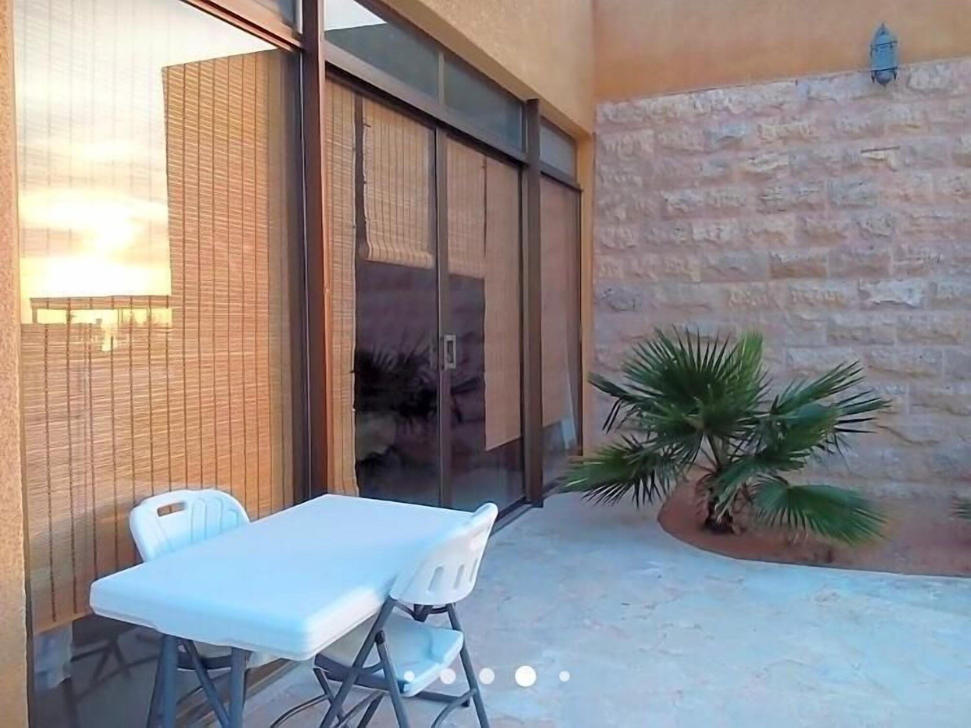 شرفة مرصوفة