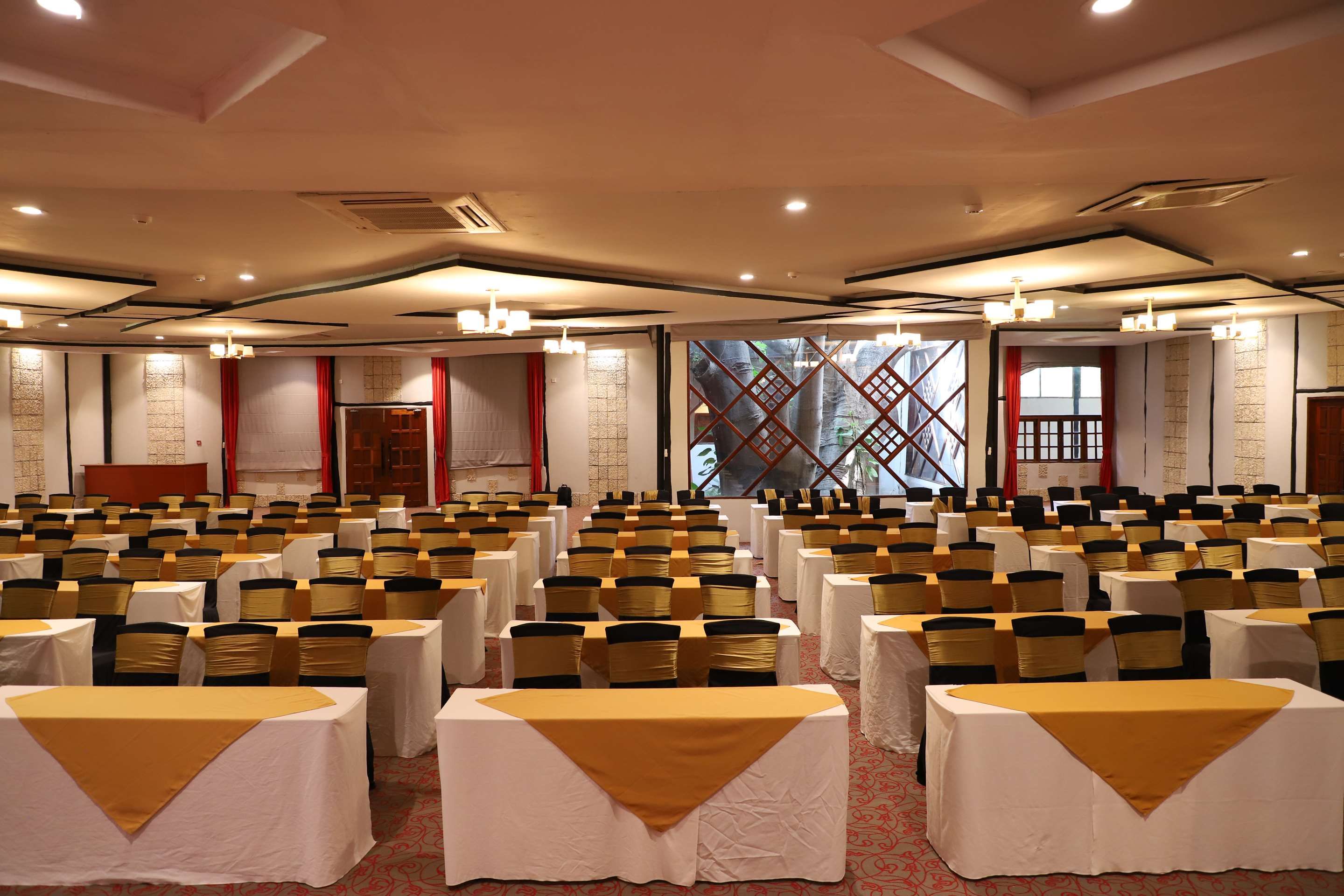 غرفة الاجتماعات